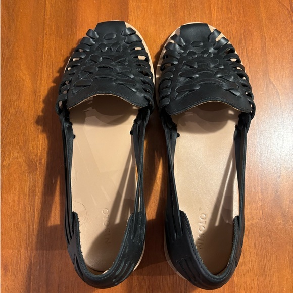 Nisolo women’s black leather Huarache Sandal - Picture 8 of 12